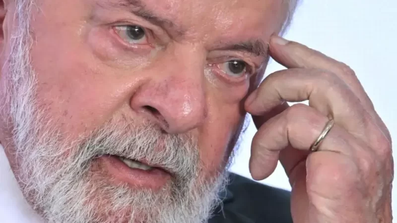 Lula da Silva suspendió a último momento su salida rumbo a China «por neumonía leve»