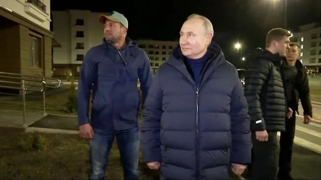 Putin visitó Mariupol en su primer viaje a la Ucrania ocupada en la guerra